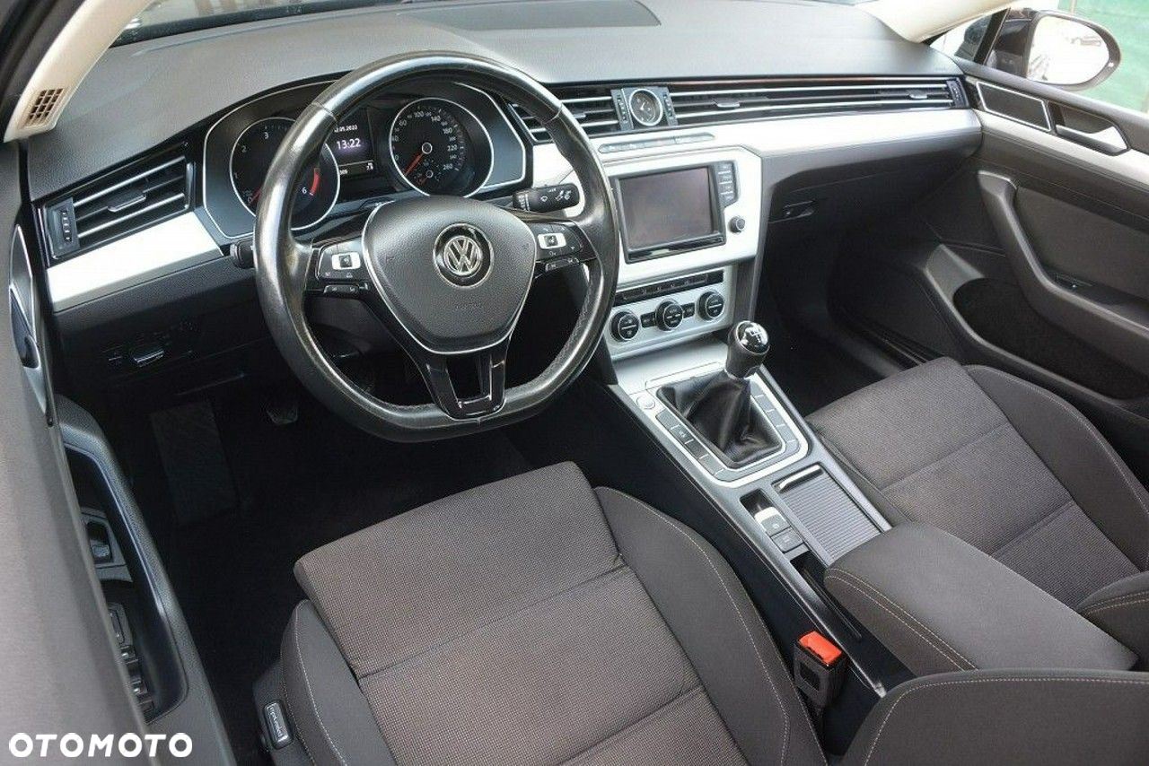 Volkswagen Passat 1.6 TDI BMT Comfortline - 9