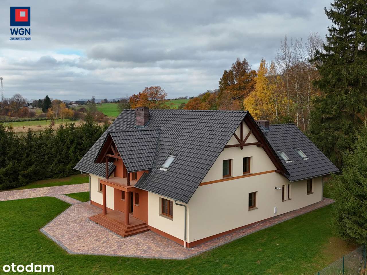 Gustownie wykończony dom w okolicach Kłodzka na sprzedaż.-16