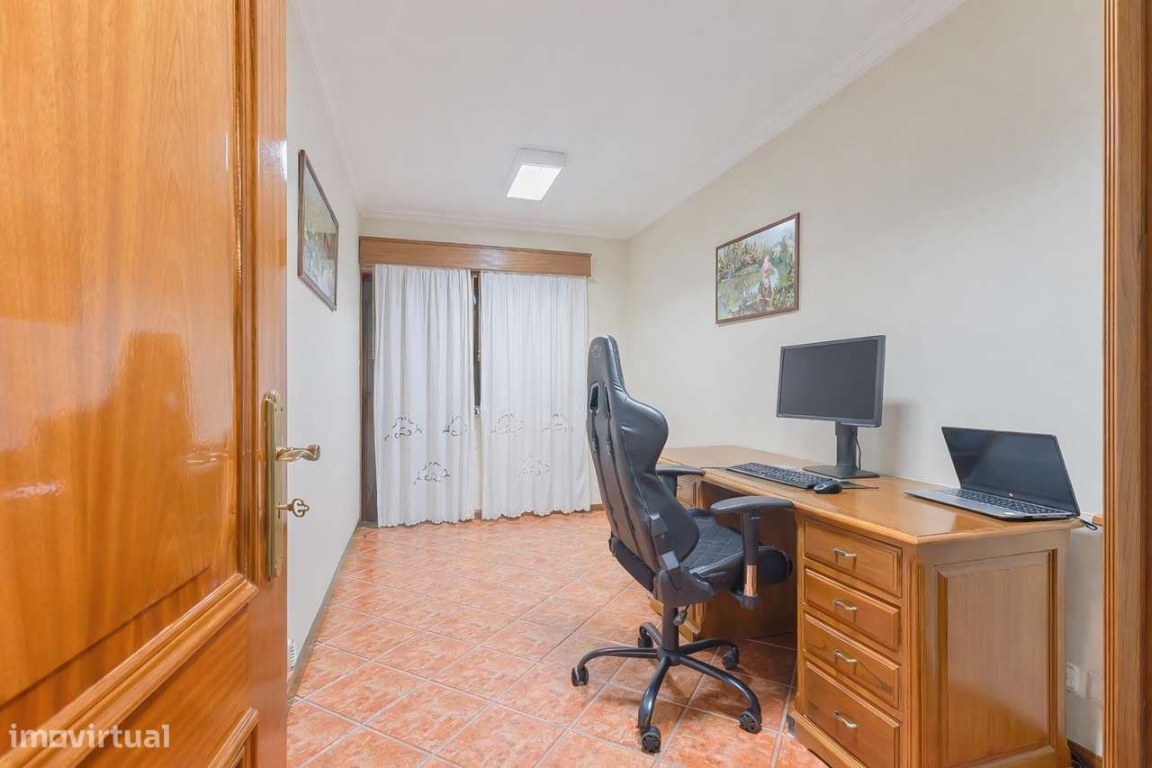 Moradia T4 exclusiva | Piscina| Zona Agrícola | Junto à Praia-45