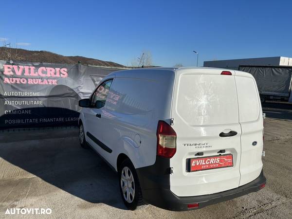 Ford Transit Courier - 22