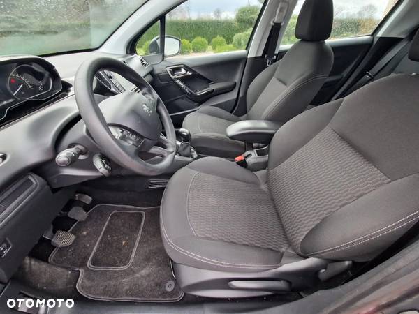 Peugeot 208 1.2 PureTech Allure - 12