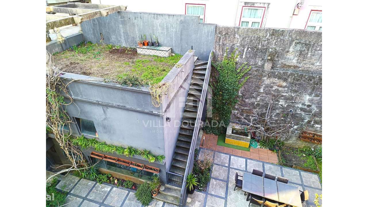 Moradia Geminada T6 em Bonfim-21