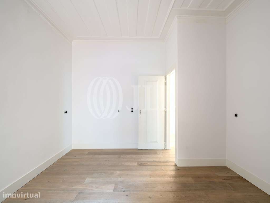 Apartamento T2+2 , renovado, em Alfama, Lisboa-16