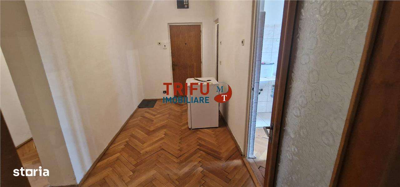 Apartament 3 camere, 2 bai, garaj, boxa zona Cetate - Imagine principală: 3/9