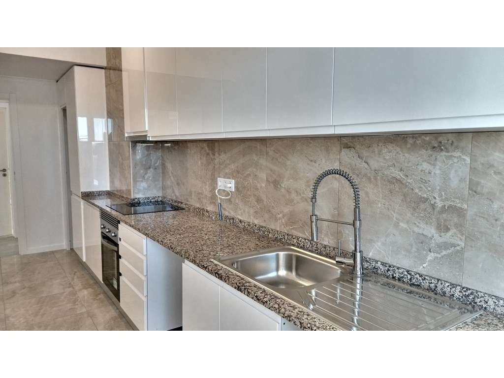 Apartamento T3 totalmente remodelado e com uma excelente localizaçã... - Grande imagem: 5/21