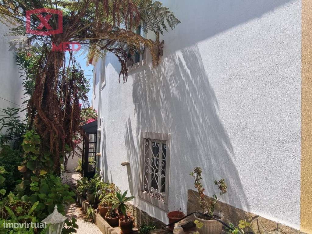 Casa no centro de Almoçageme-19