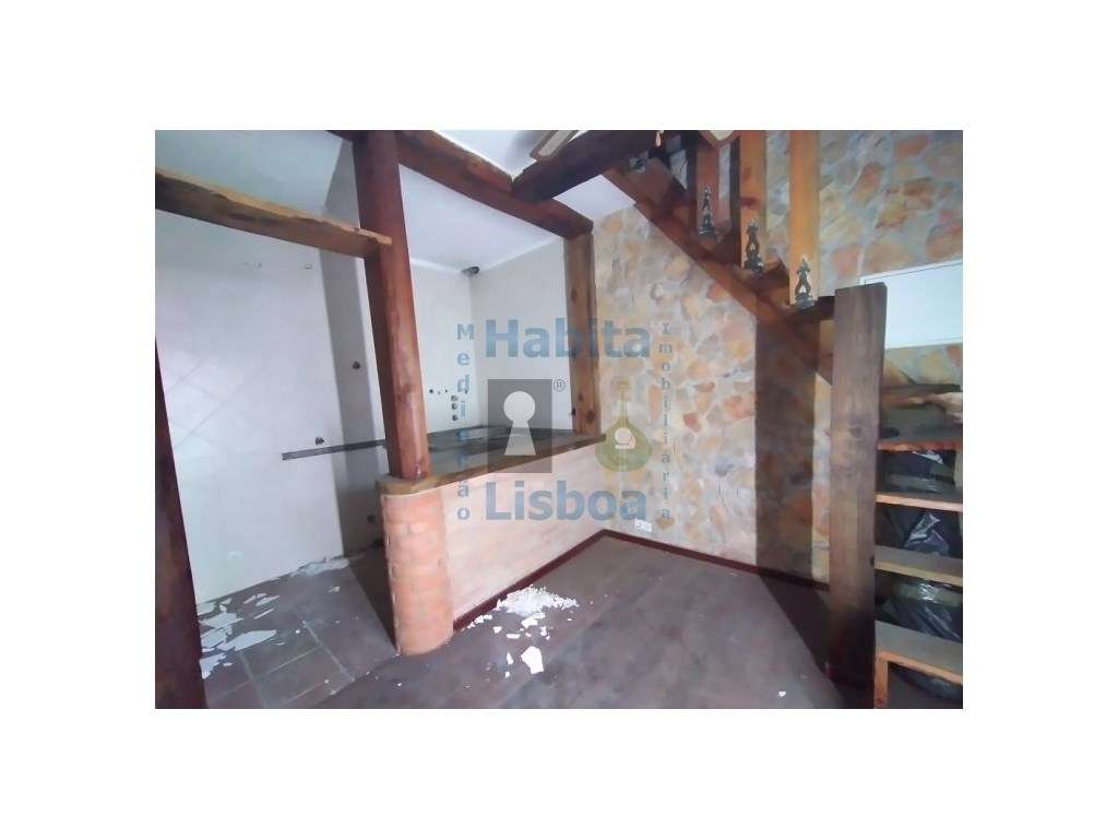 Moradia remodelada com terraço Junto à Baia do Seixal - Grande imagem: 4/30