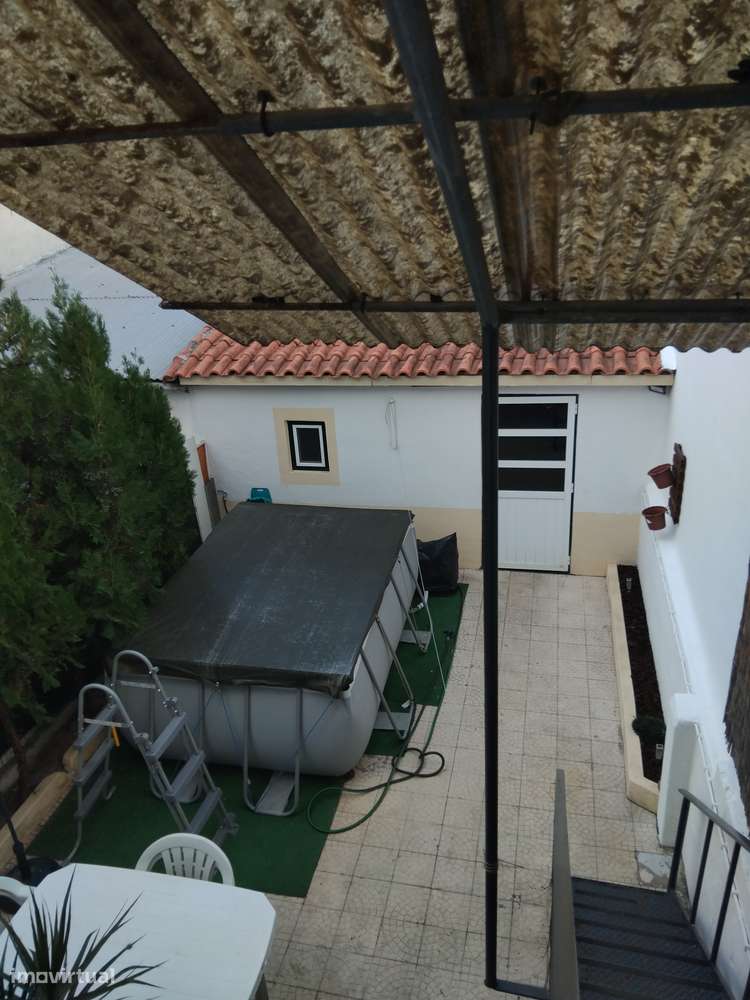 Apartamento 3 Ass. Remodelado c/ quintal e Anexo - Pinhal Novo-7