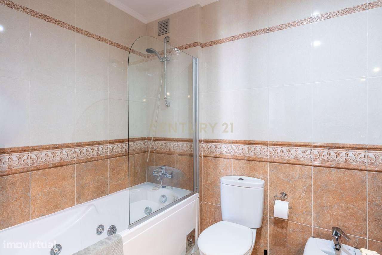 Penthouse T5 Jardins da Parede-23