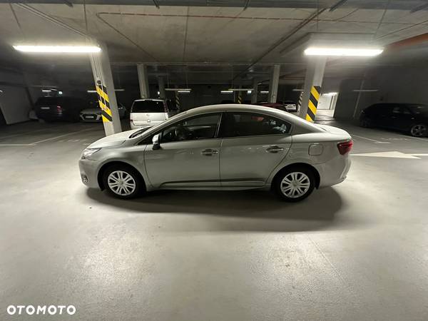 Toyota Avensis 1.6 D-4D Active - 11