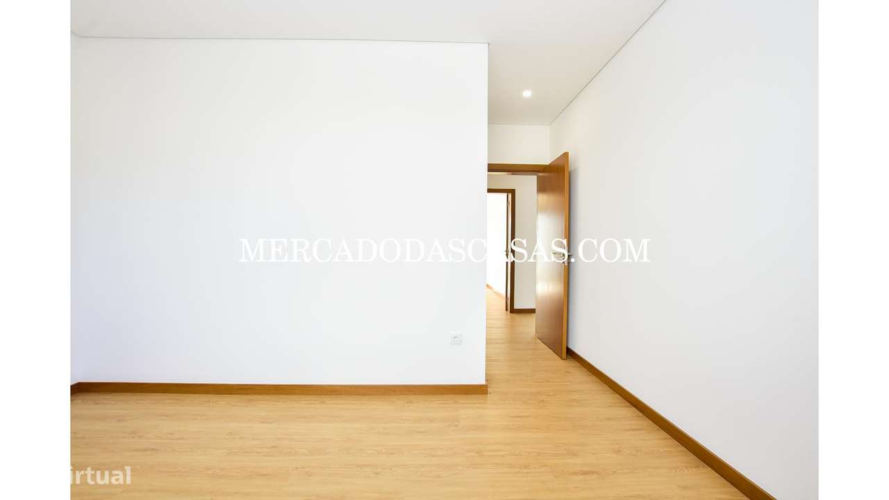 Moradia T3 Nova em S.M.Feira, junto ao castelo-31