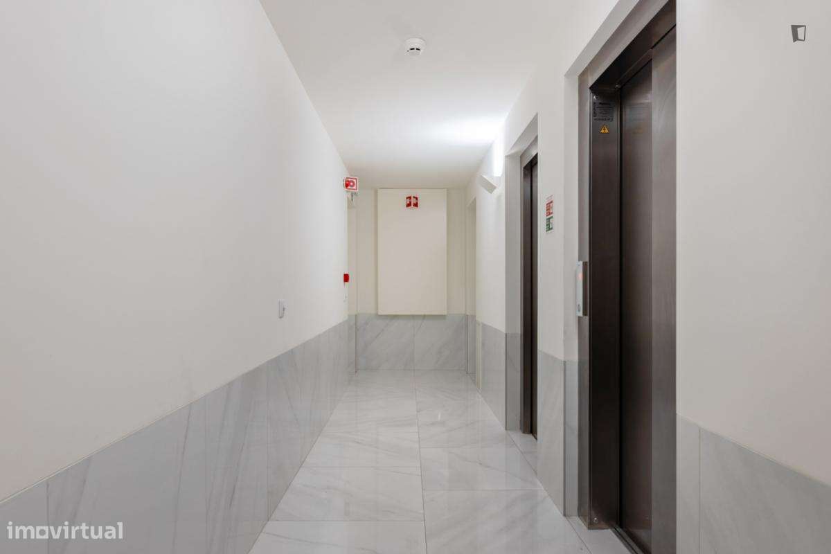 Apartamento com 1 quartos - localizado em Campanhã Porto - Grande imagem: 5/7
