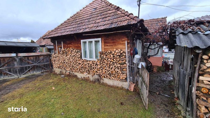 De vanzare casa din lemn de stejar pentru relocare
