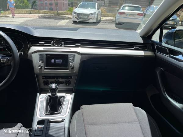 VW Passat Variant 1.6 TDI Confortline - 23