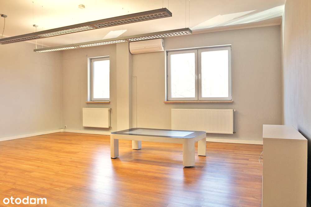 Hala produkcyjno–magazynowa z częścią biurową-17