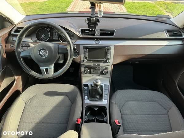 Volkswagen Passat 1.8 TSI Comfortline - 12