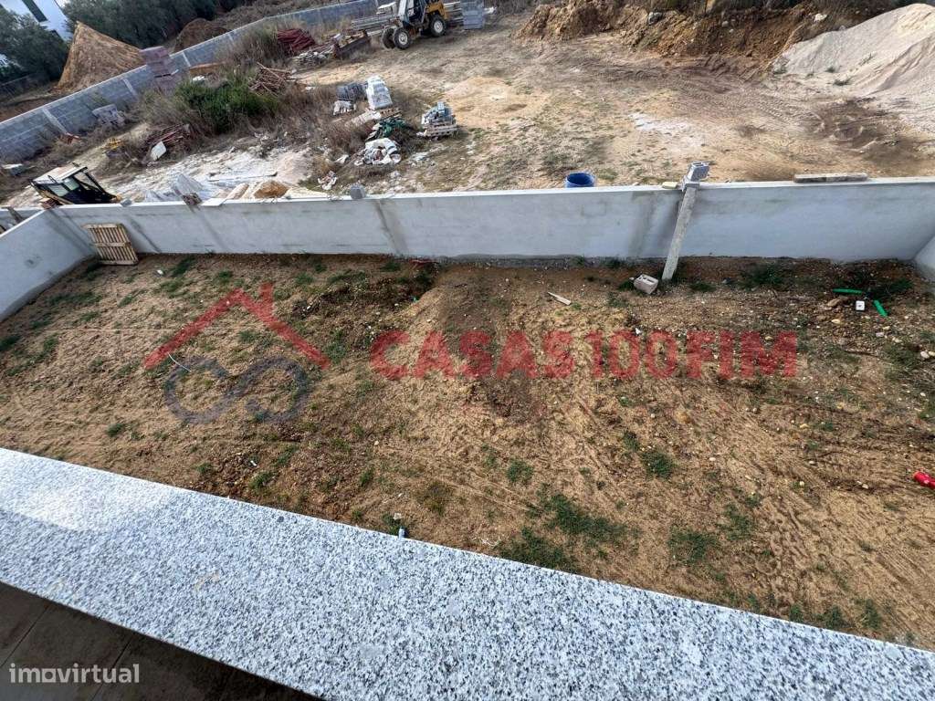 Moradias V3+1 de arquitetura moderna em construção na Jardoeira, Ba...-35