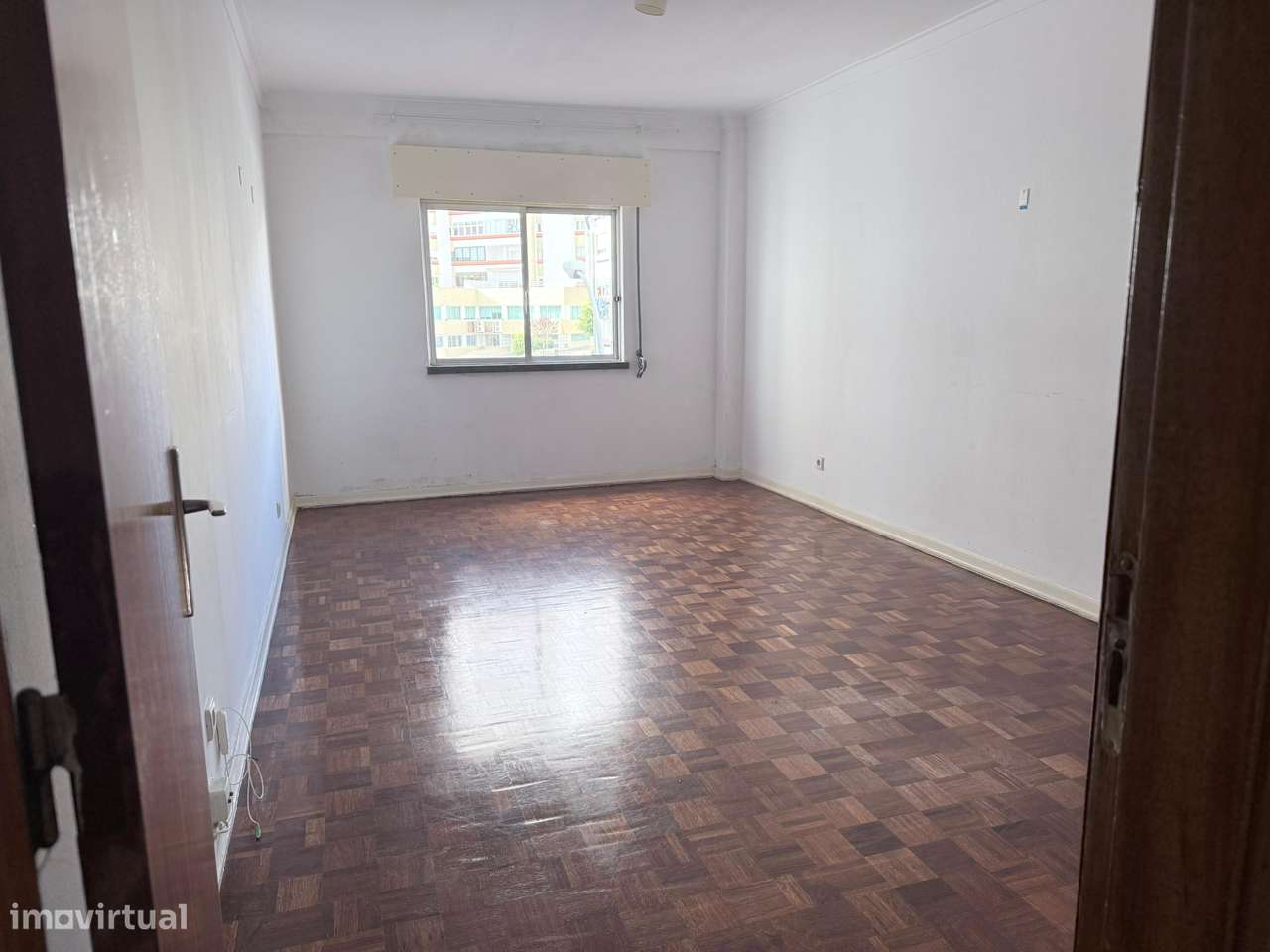 Arrendo apartamento T1 em Linda-a-Velha - Grande imagem: 5/9