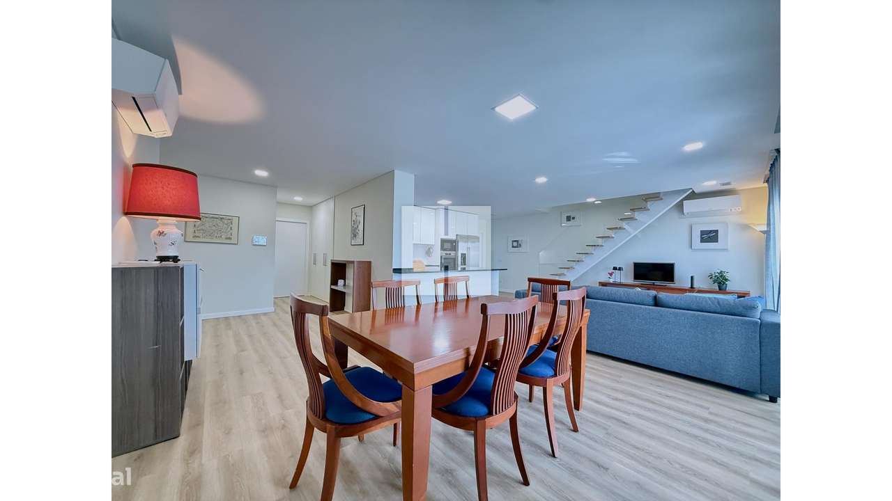 Espaçoso T4+1 Duplex c/ Vista Mar-7