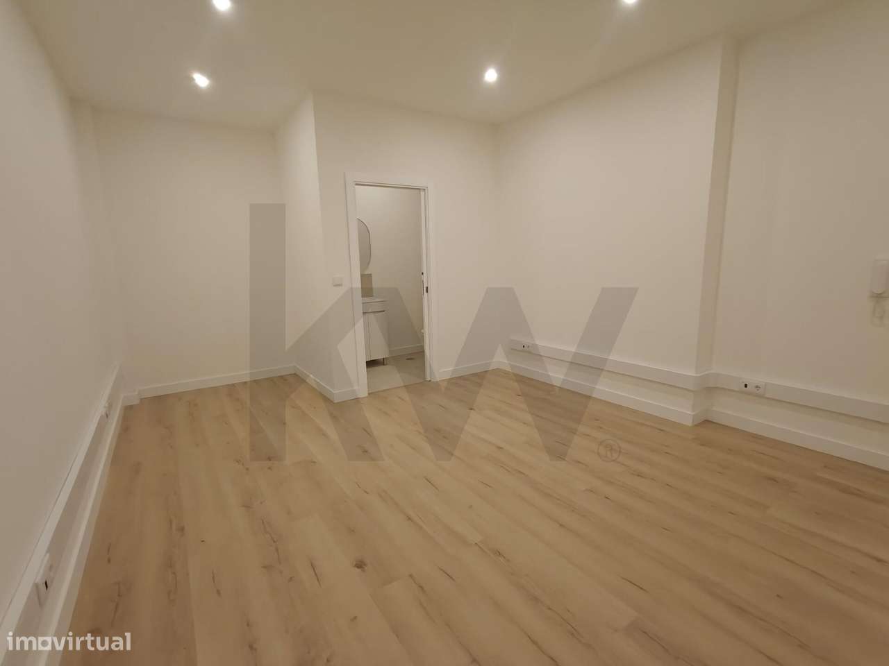 Escritório/Gabinete Remodelado com WC Privativo – Foros de Amora - Grande imagem: 3/11