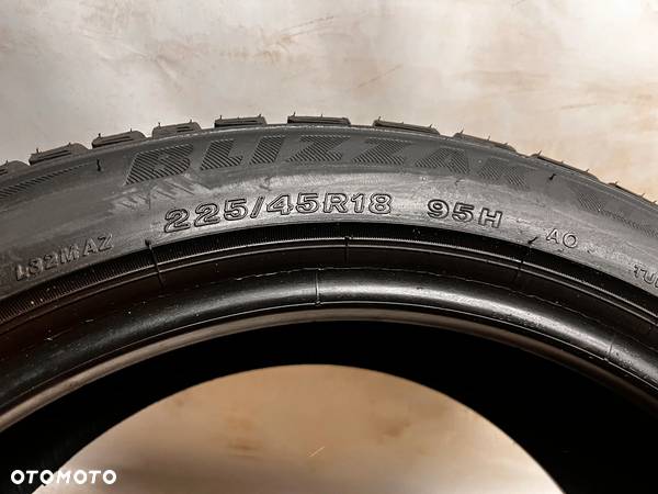 Z-134 225/45R18 95H BRIDGESTONE BLIZAK - 4