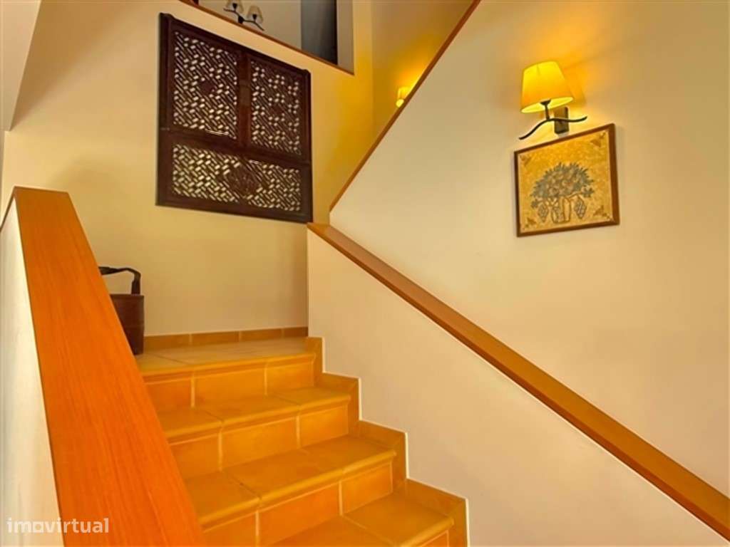 Exclusiva Moradia Independente T4 com Piscina e Lote Adicional | Se...-8