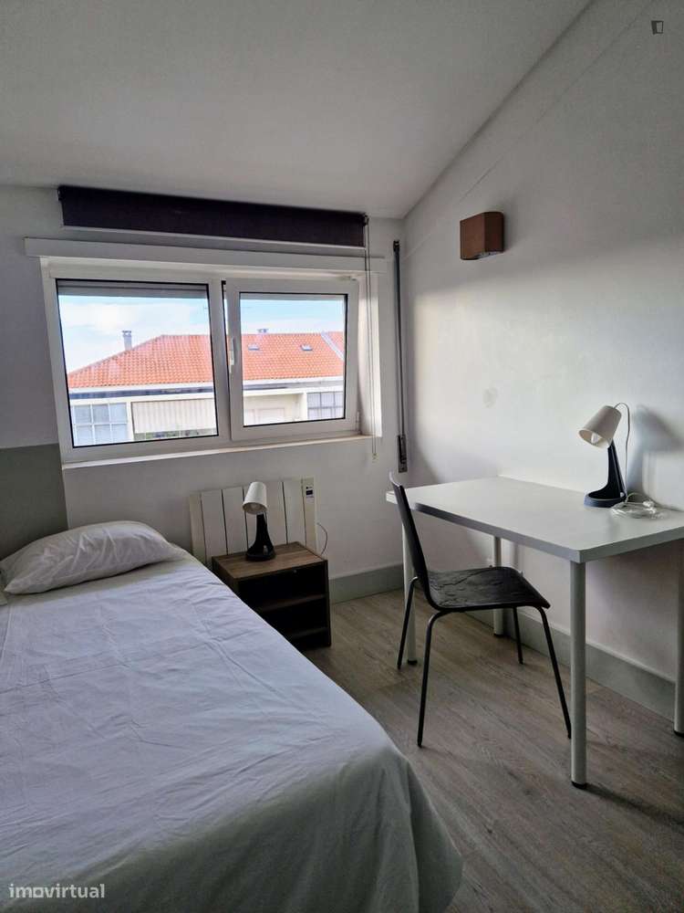 Quarto - localizado em Montes Claros Coimbra - Grande imagem: 2/21