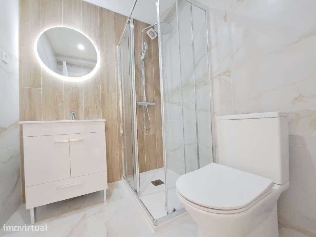 Apartamento T2 para venda em Amadora - Lisboa-4