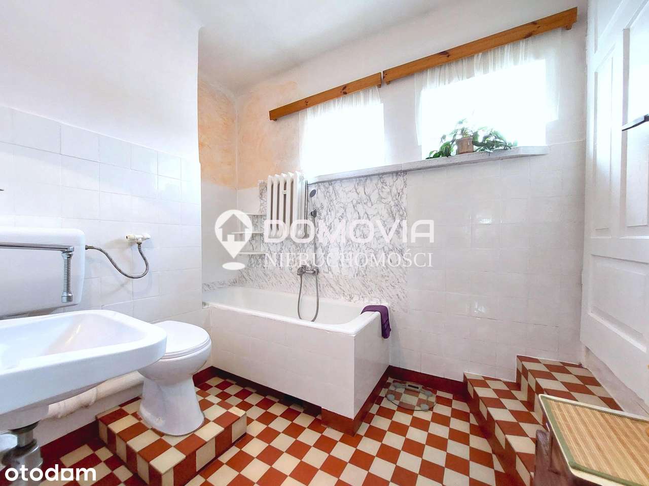 Dom otoczony zielenią blisko Starówki Zamość-18