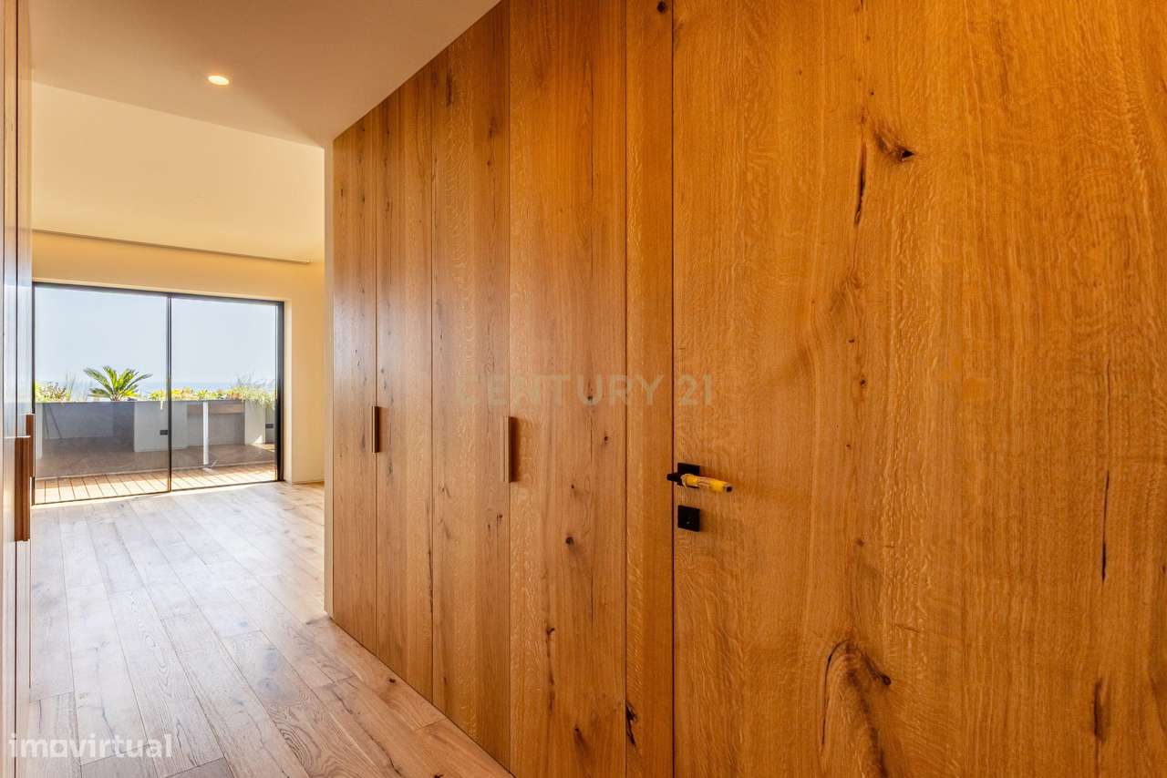 Moradia T4 + T0 Independente — Alto da Parede, Cascais-25