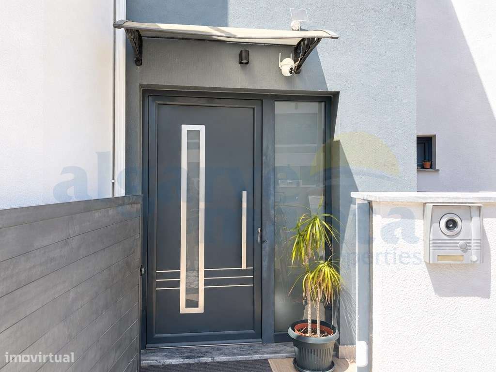Moradia T3 Moderna com Garagem - Perto do Centro de Vila Nova de Ca...-41