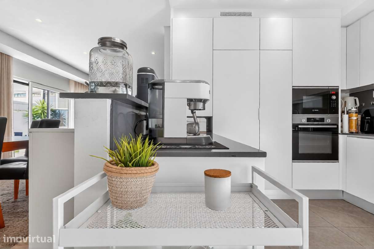 Moradia T4 com Piscina e Jardim em Alcabideche, Cascais-13