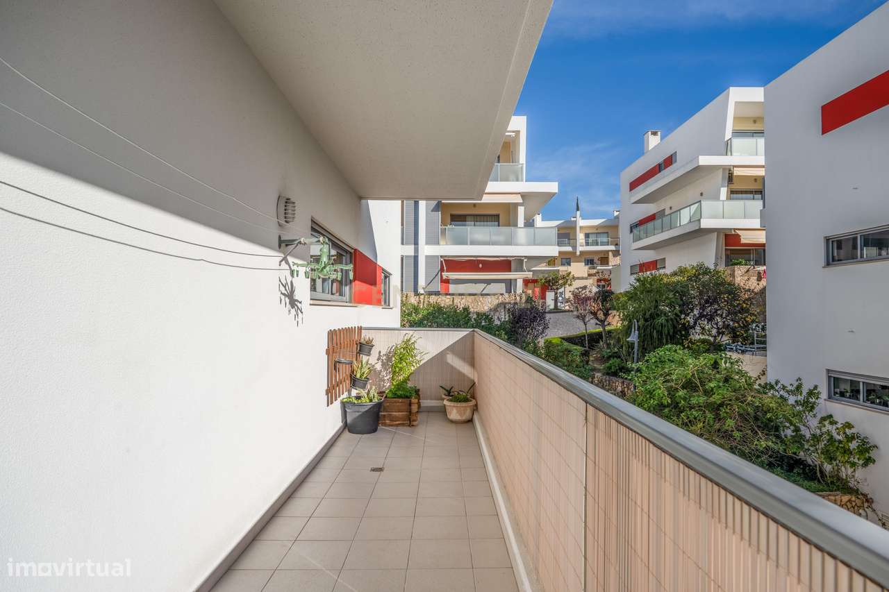 DUPLEX T2 DE CANTO COM AMPLAS VARANDAS E GARAGEM PERTO DA PRAIA!-23