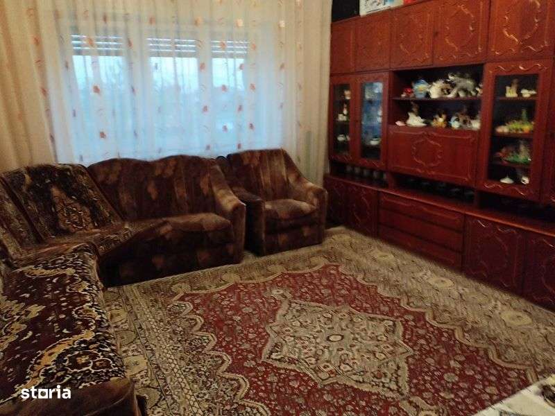 Vindem Urgent apartament in vila - Colonia Teleajen - Imagine principală: 5/7