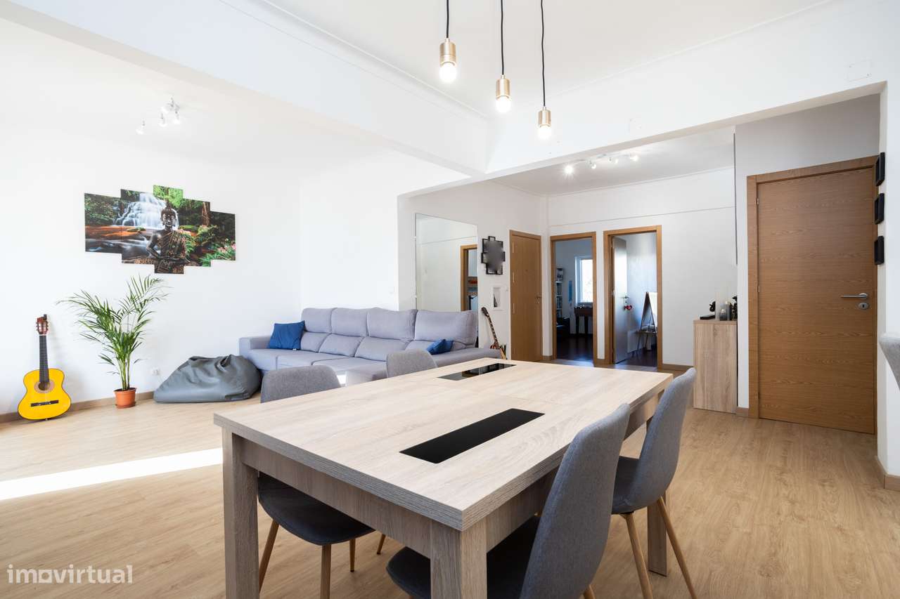 Amplo Apartamento com Localização Privilegiada -T4 na zona do Complexo - Grande imagem: 5/25