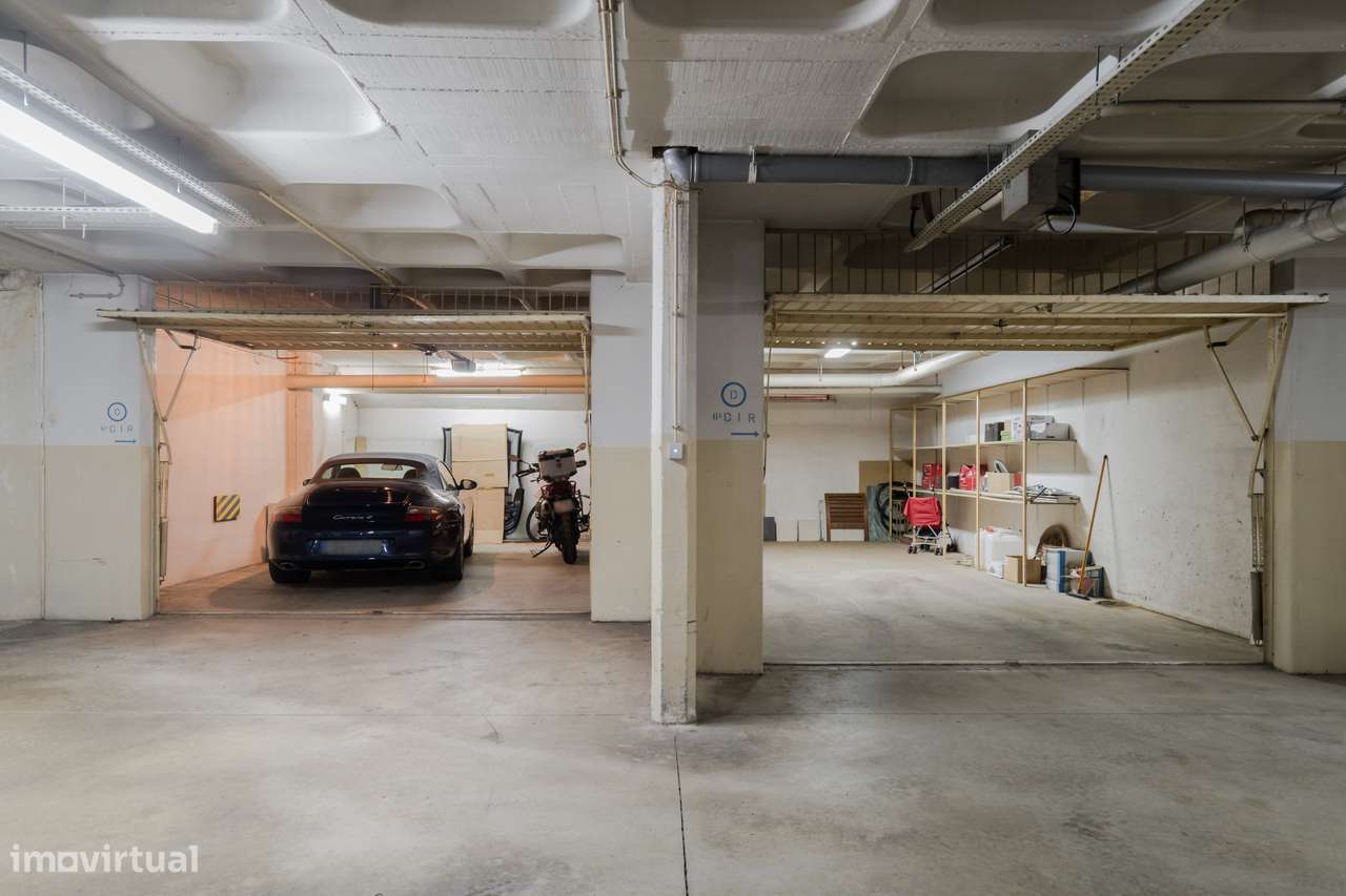 Viva o Sonho de Cascais: Duplex Exclusivo com Vista Mar!-17