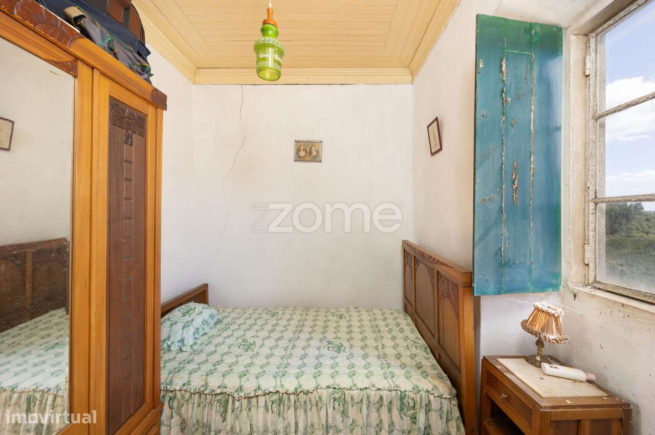 Moradia T2+2 | Garagem | Alvaiázere | Ao abrigo do Simplex-8