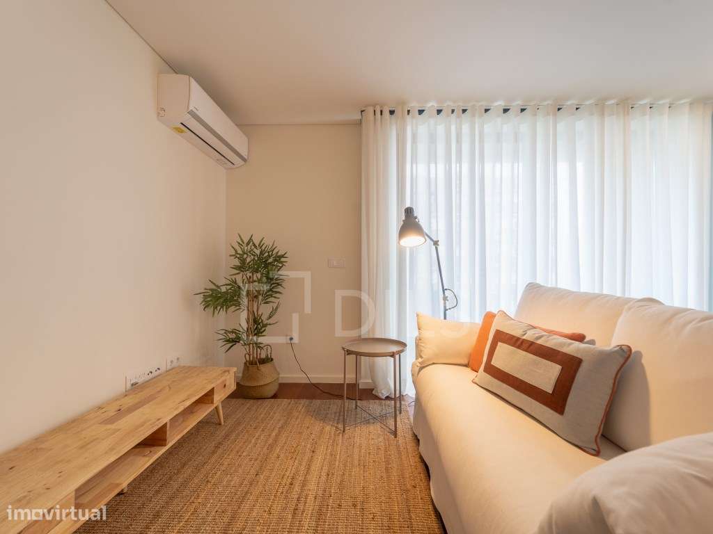 Apartamento T1 com varanda - Novo - Casa da Musica - Rotunda Boavista - Grande imagem: 2/37