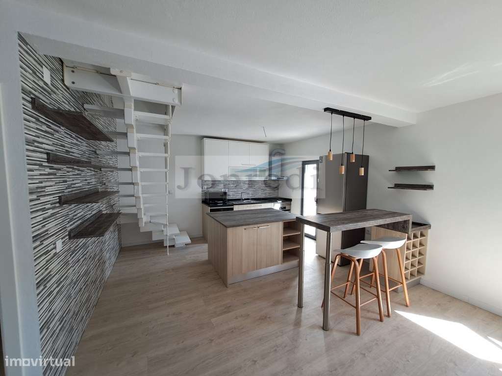 Moradia T4 na Aroeira-23