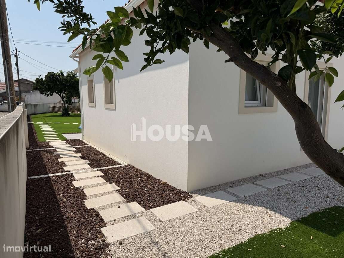 Moradia T3 térrea totalmente renovada na Gândara dos Olivais-1