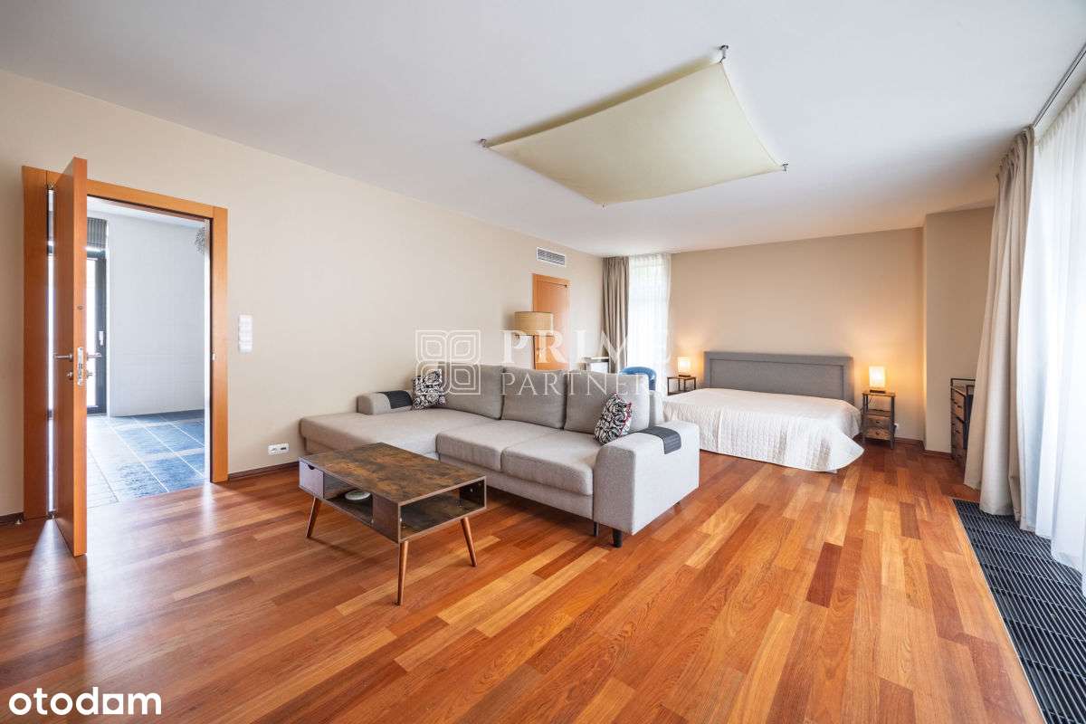 Reprezentacyjna rezydencja z basenem-13