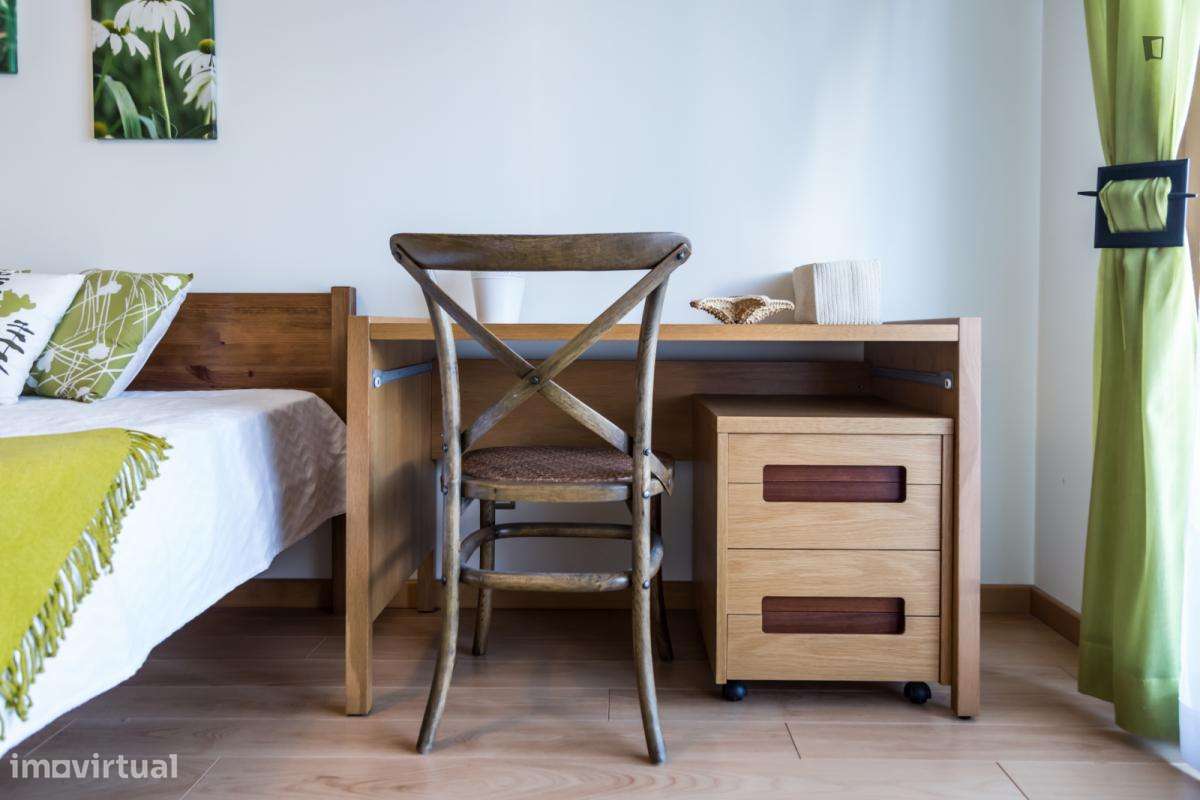 Quarto - localizado em Xabregas Lisbon - Grande imagem: 3/7