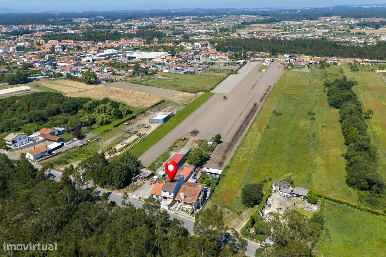 Moradia T3 com terreno e anexos em Ovar-5