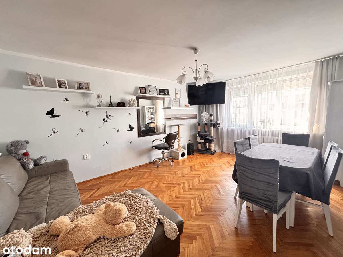 Trzy pokoje na  oś. Widok z pełnym wyposażeniem-4