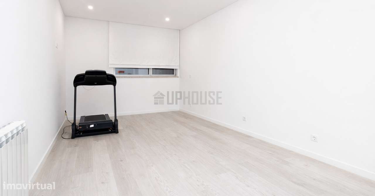 Apartamento T3 com Terraço de Excelência - Junto à Cidade-12