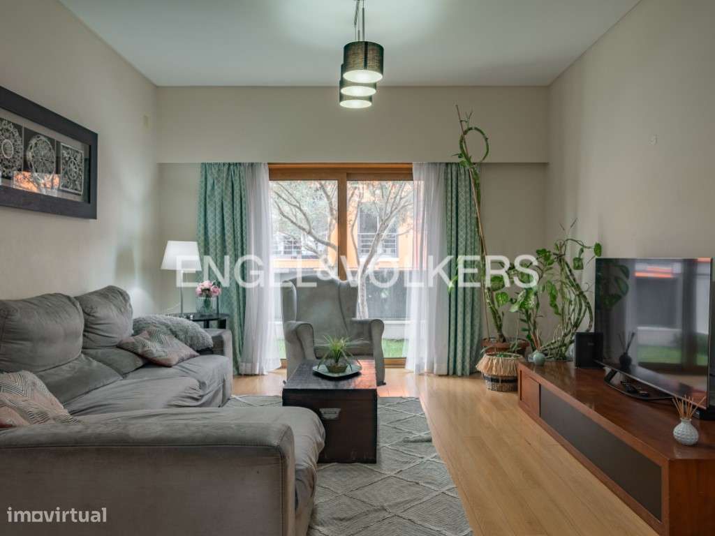 Moradia T3 com 3 Suites, Escritório, Jardim Privativo e Garagem | S...-0