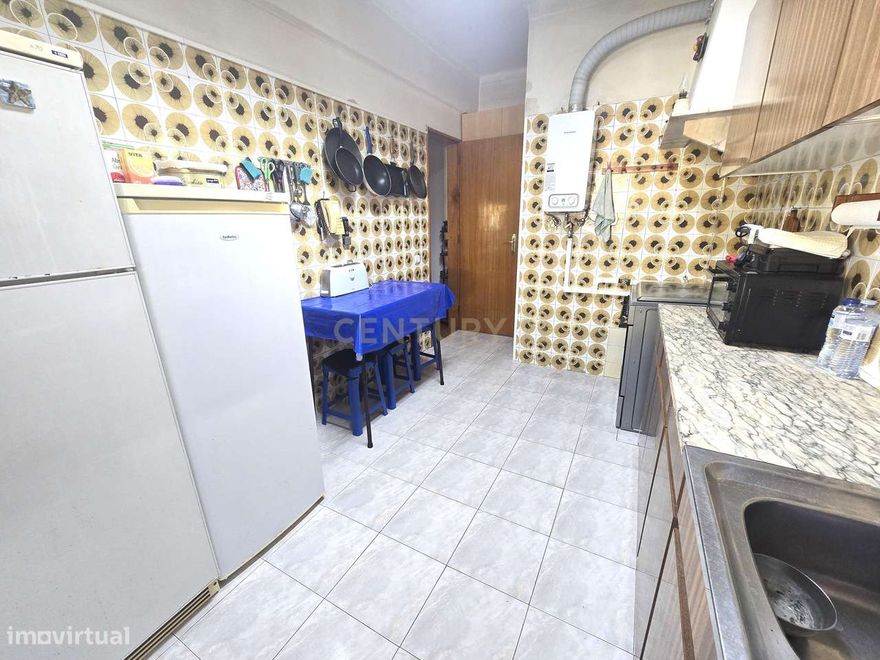 Apartamento T3 com varandas e arrecadação-18