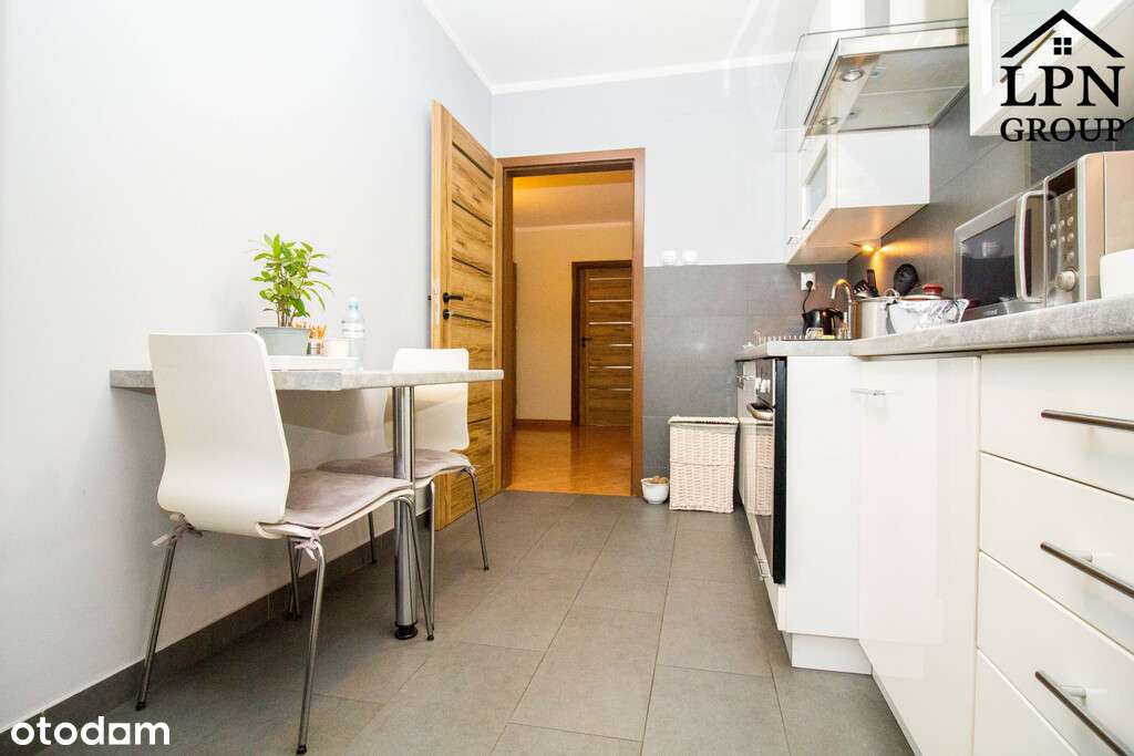 Dwupokojowe mieszkanie z miejscem postojowym.-13