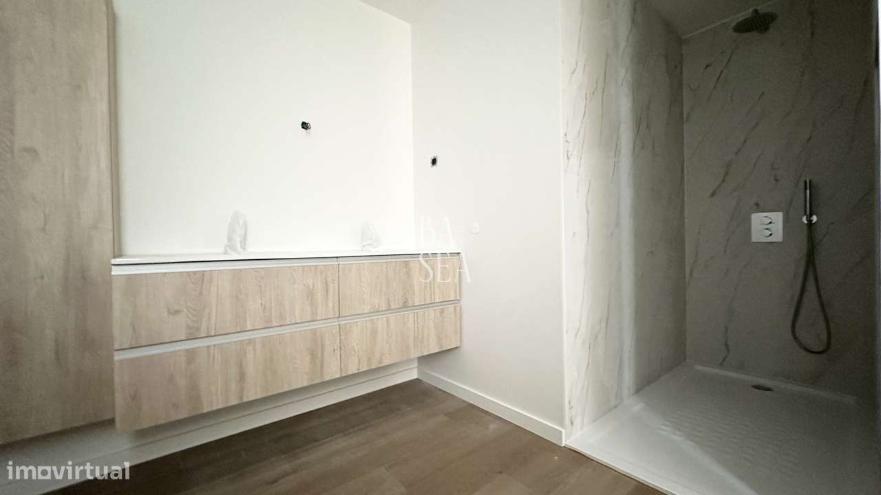 Moradia nova  de gaveto com 3 suítes em Lanhoso Póvoa de Lanhoso-17