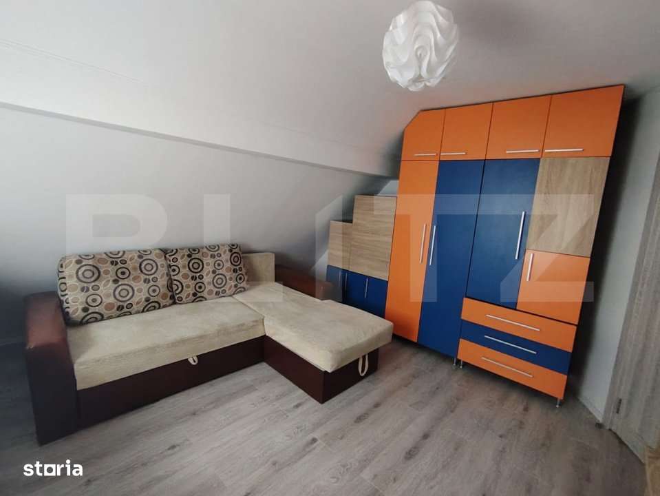 Apartament 3 camere, 48 mp | Etaj 3 | Curte comuna si parcare. - Imagine principală: 2/11